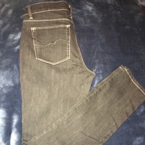 🌷WHITE HOUSE black market jeans